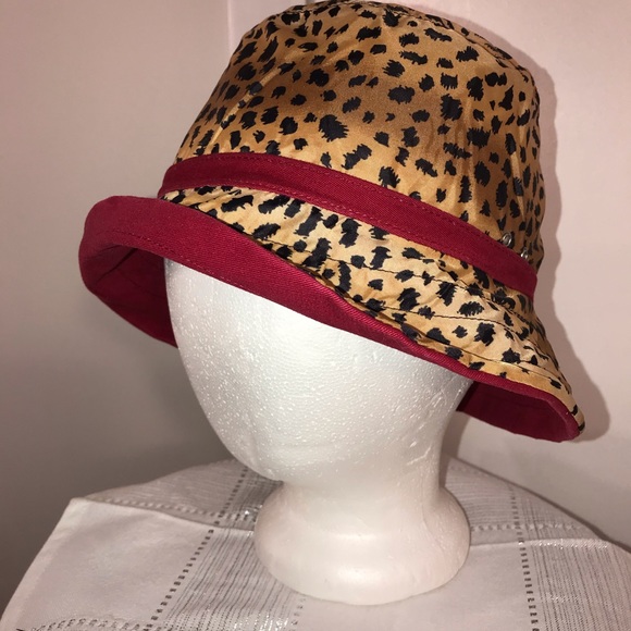 Reversible Red & Leopard Print Bucket Hat - Picture 3 of 14